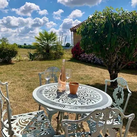 Comfortable Countryside Access To Jacuzzi