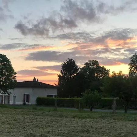 Comfortable Countryside Access To Jacuzzi