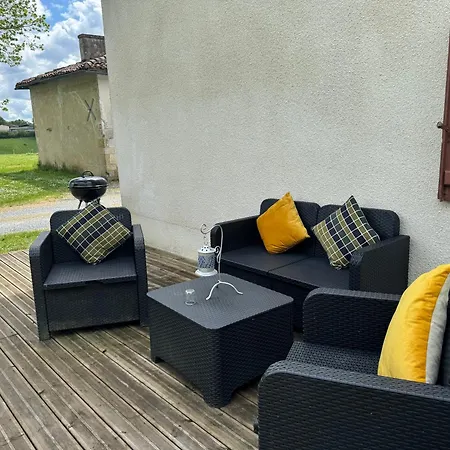 Holiday home Comfortable Countryside Access To Jacuzzi *