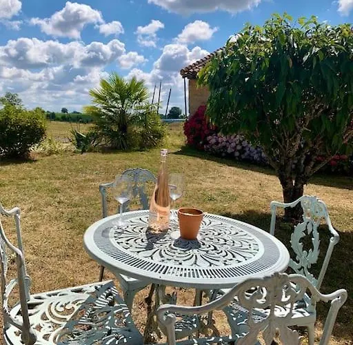 Comfortable Countryside Access To Jacuzzi