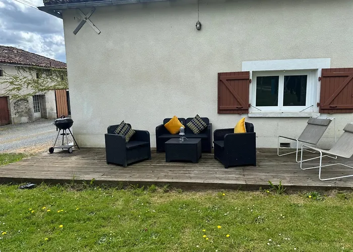 Comfortable Countryside Access To Jacuzzi Сasa de vacaciones